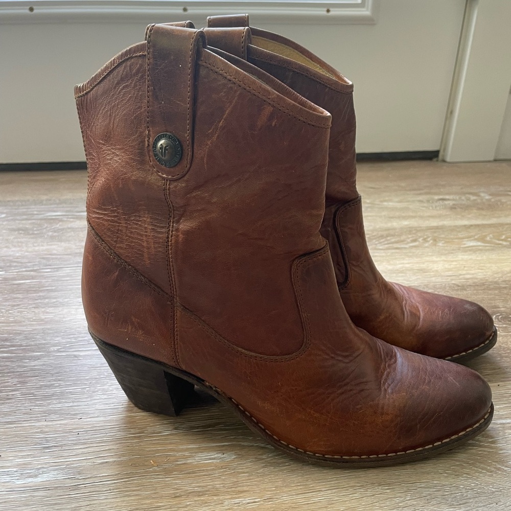 Frye Jackie Button Short Cowboy Bootd